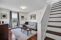 Red Bank Cottage · 1 Block to Train · Downtown - Image 4