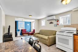 4BR Beach Getaway – Two Adjoining Apartments Steps from the Beach - Image 2