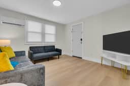 Newly Renovated - Pet OK - 2BR Steps to Beach