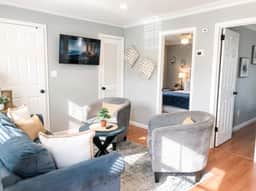 Unit 3 - Cozy 2 Bedroom Apartment Near Seaside Beach & Boardwalk - Image 2