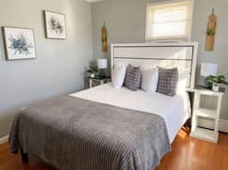 Unit 3 - Cozy 2 Bedroom Apartment Near Seaside Beach & Boardwalk - Image 4