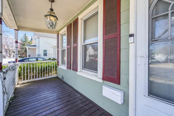 Red Bank Cottage · 1 Block to Train · Downtown - Image 2