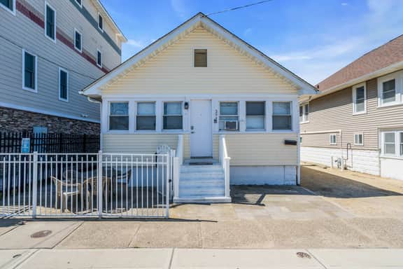 3br half a block from the beach