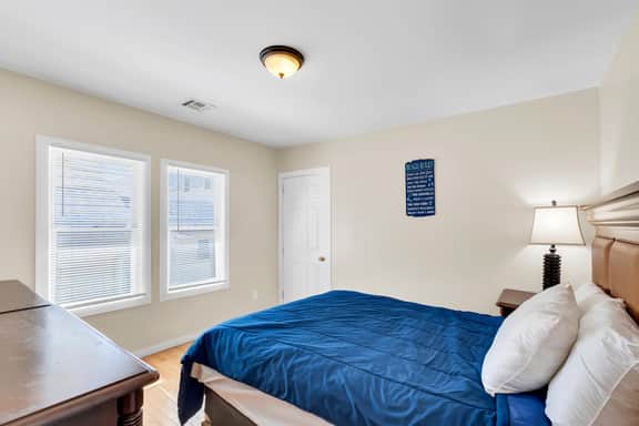 Ocean Block 4BR  – Steps to Boardwalk & Beach - Image 5