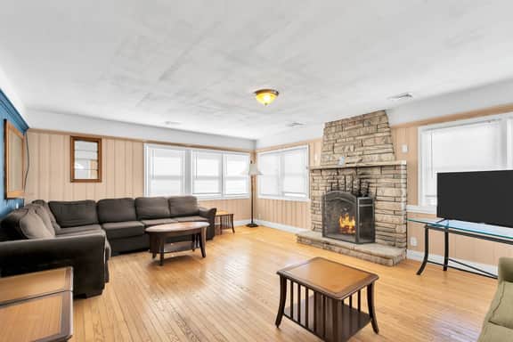 Ocean Block 4BR  – Steps to Boardwalk & Beach - Image 3