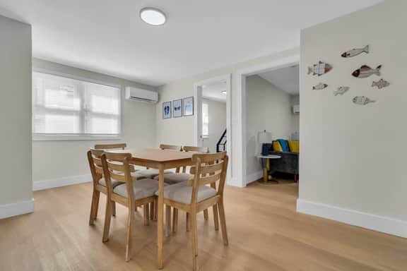 Newly Renovated - Pet OK - 2BR Steps to Beach