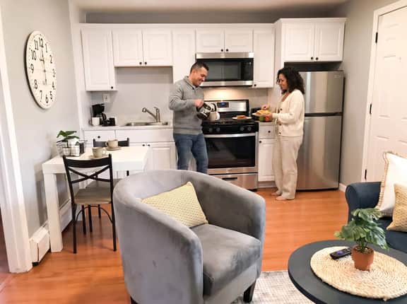 Unit 3 - Cozy 2 Bedroom Apartment Near Seaside Beach & Boardwalk - Image 3