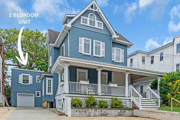 2BR Guest House - Sleeps 6 - Walk to Beach & Fun - Image 1