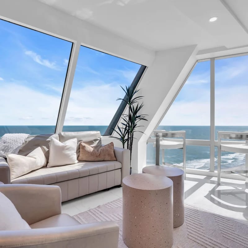 Beachfront Penthouse • Boardwalk & Ocean Views